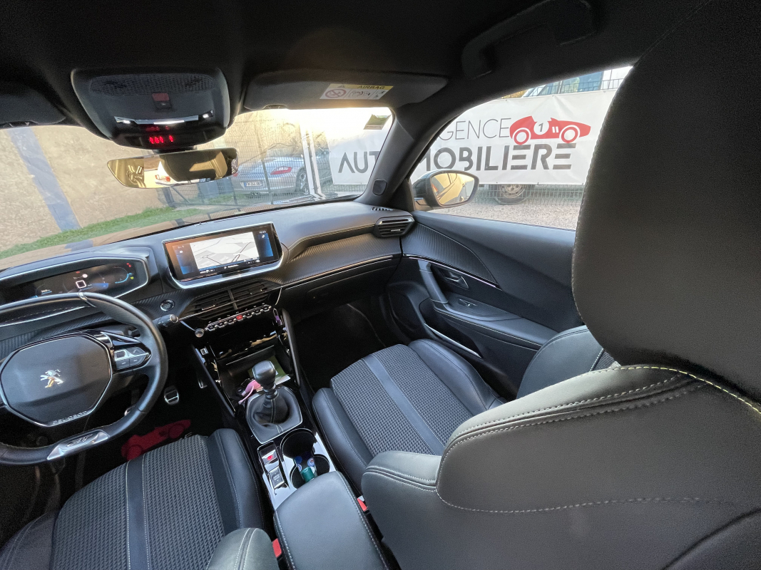 Peugeot 2008 — 11